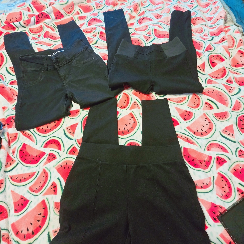 Wallflower Black Sassy High-Rise Pants